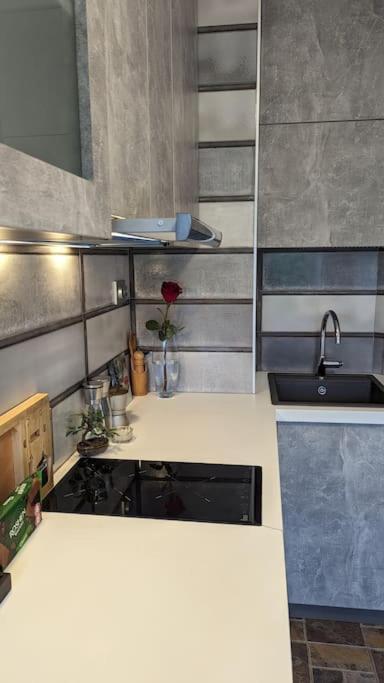 Beachfront Gem In Varna Center מראה חיצוני תמונה