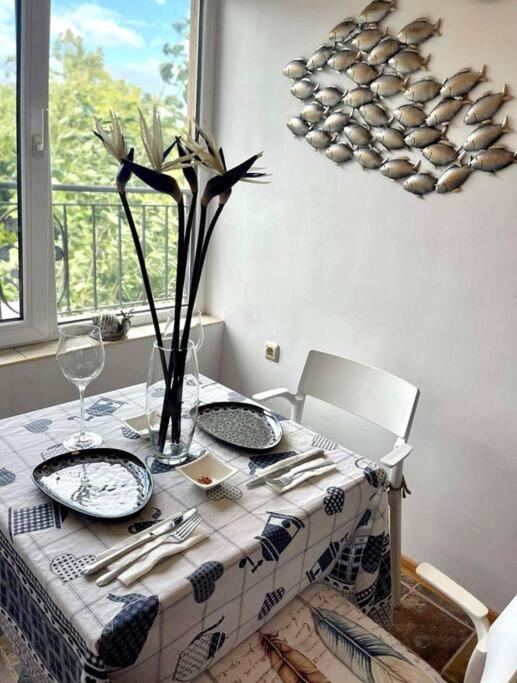 Beachfront Gem In Varna Center מראה חיצוני תמונה