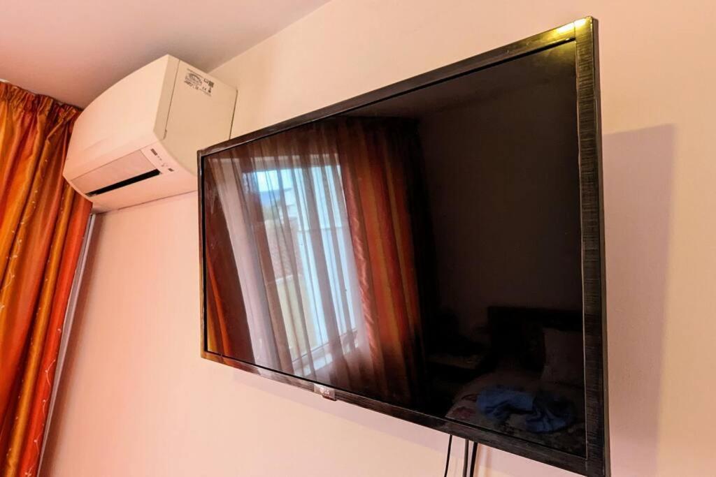 Beachfront Gem In Varna Center מראה חיצוני תמונה